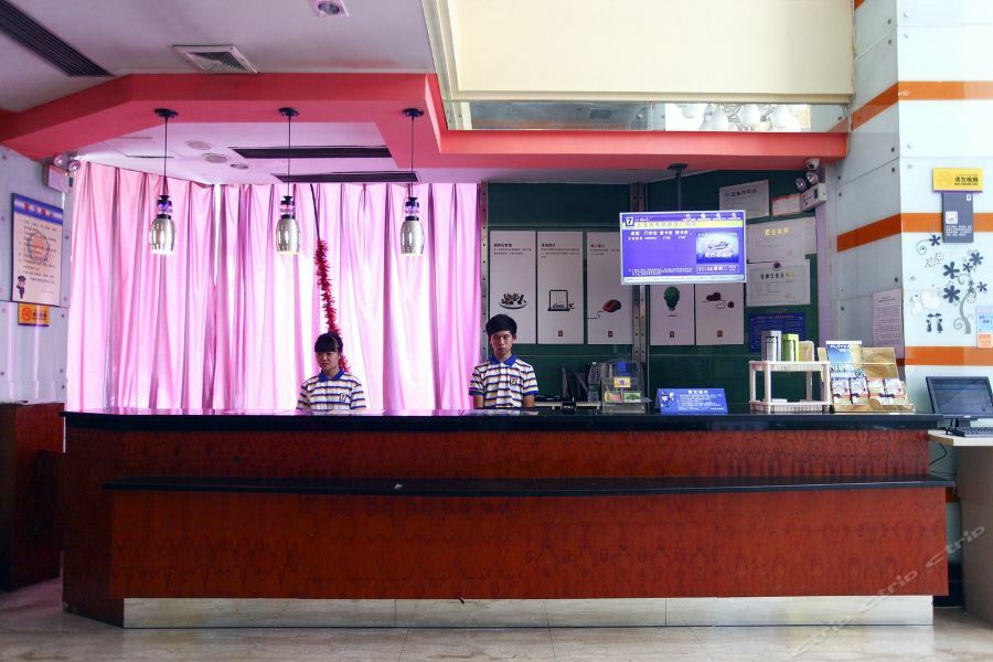 داليان 7 Days Inn Gangwan Square المظهر الخارجي الصورة